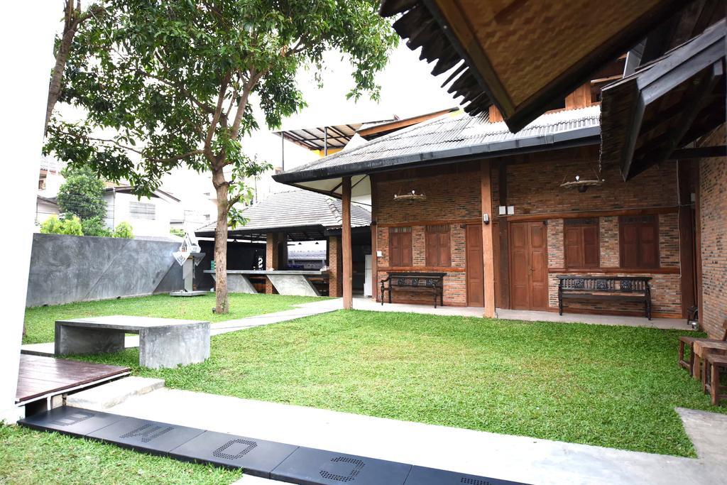 Chiang Mai Udee Hotel Exterior photo